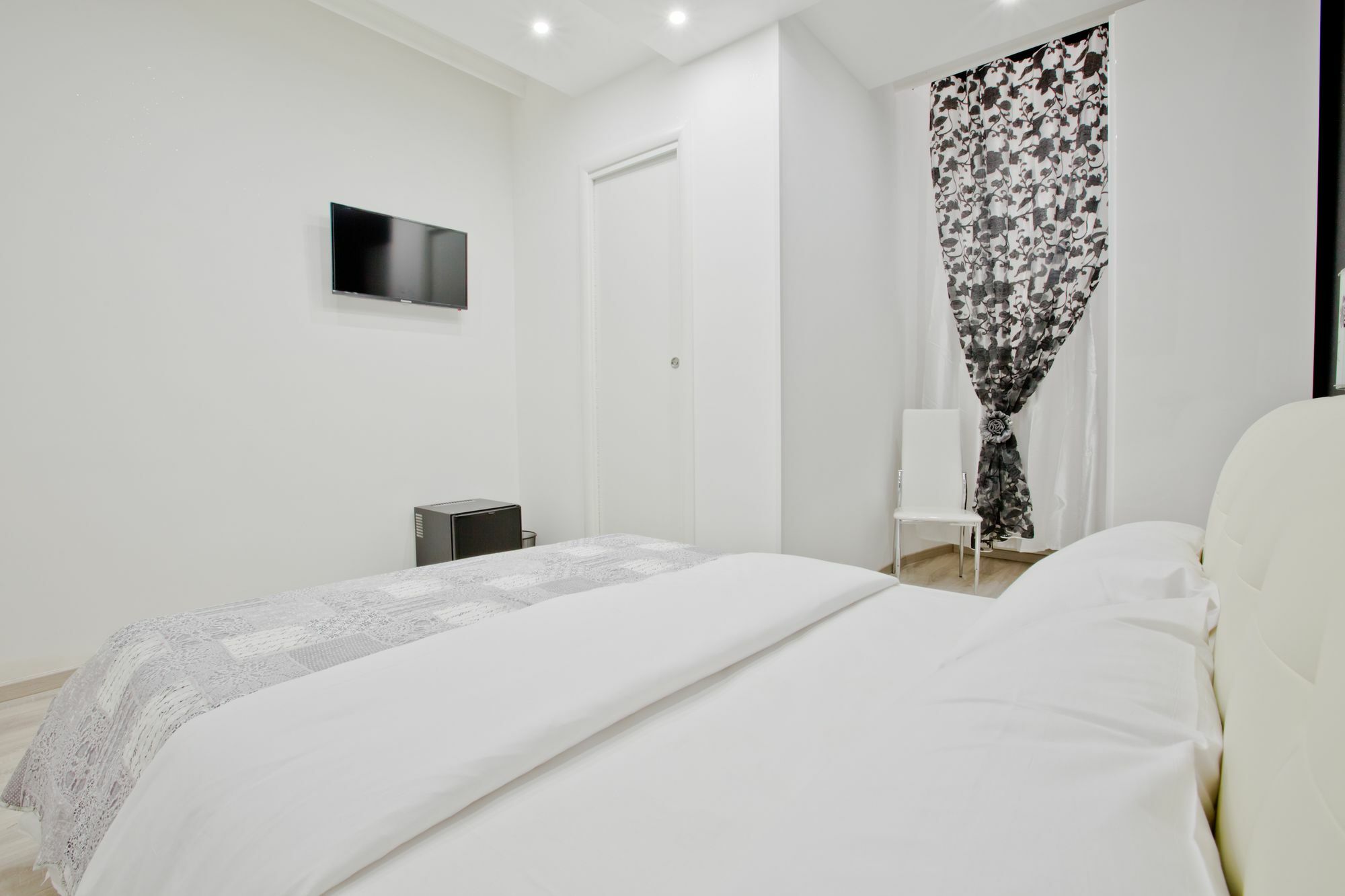לינה וארוחת בוקר New Rome House 2 מראה חיצוני תמונה